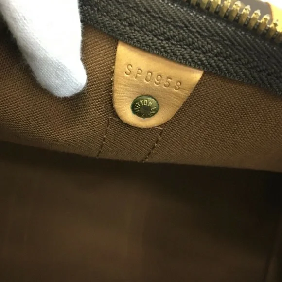 EXCELLENT!! Louis Vuitton Monogram Keepall Travel Bag + LV Luggage Tag + More - Picture 10 of 16